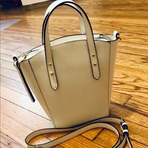 Elegant White Who What Wear crossbody or handbag